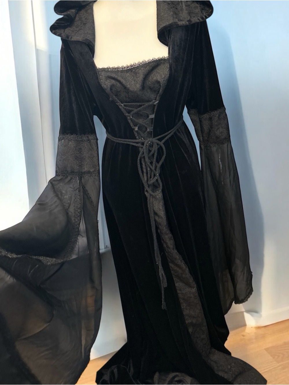 Lip Service Black Velvet Hooded Lace-Up Maxi Dress 1990s/Y2K gothic velvet